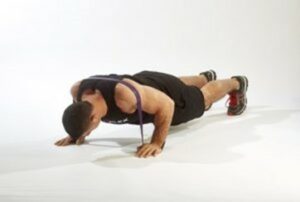 ejercicios de pecho con bandas elasticas